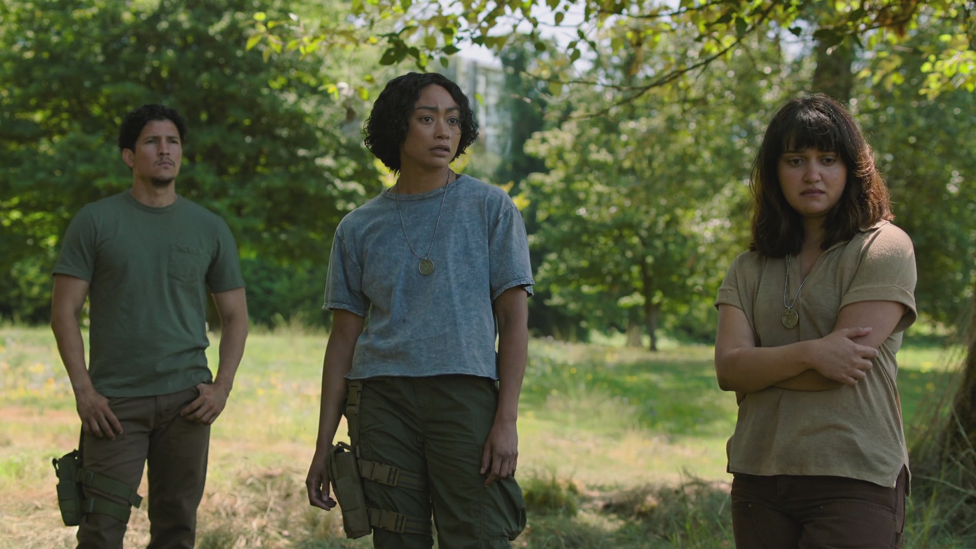 Photos: ‘The Last of Us’ 2.01 Captures